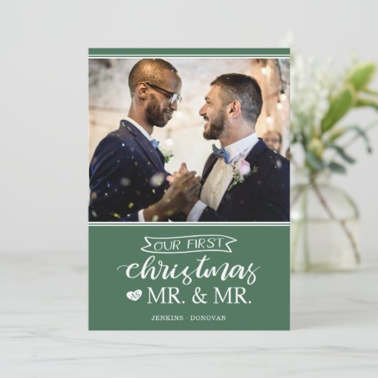 Cartes Pour Fêtes Annuelles Notre premier Noël en tant que monsieur & monsieur (Debout devant)