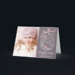 Cartes Pour Fêtes Annuelles Oeuf de Pâques | Purple Happy Pâques Photo<br><div class="desc">Envoyez des voeux de Pâques à votre famille et à vos amis avec cette carte de Pâques heureuse personnalisable. Cette photo Carton de Pâques présente une illustration ludique et fantaisiste de fleurs,  lapins de Pâques et fleuris. D'autres couleurs et articles similaires peuvent être trouvés dans mon magasin.</div>