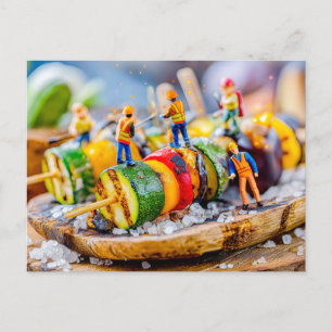 Cartes Pour Fêtes Annuelles ouvriers miniatures préparant des brochettes de lé