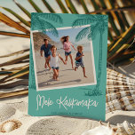 Cartes Pour Fêtes Annuelles Palmier tropical Mele Kalikimaka Photo<br><div class="desc">Apportez les chaudes vibes hawaïennes à vos proches cette saison des fêtes ! Notre carte de Noël hawaïenne moderne est une expression d'amour, avec un arrière - plan turquoise délicieux, une fente carré pour une photo de famille, des palmiers turquoises sombres frappants, et orné de l'accueil chaleureux "Mele Kalikimaka". Personnalisez-le...</div>