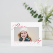 Cartes Pour Fêtes Annuelles Peace And Joy Moderne Calligraphie Rouge Script Ph (Debout devant)