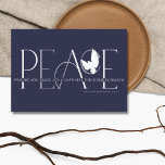 Cartes Pour Fêtes Annuelles Peace Dove Love Jove<br><div class="desc">Ces cartes de voeux de vacances 7' X 5''' comportent le message "Paix" en grandes lettres dans les tons bleus avec le message "Vous souhaite la paix,  l'amour et la joie cette saison des fêtes." Ajoutez simplement votre nom et votre année.</div>