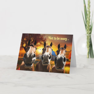 Cartes Pour Fêtes Annuelles Penser à vous drôle Humour 3 chevaux et une grange