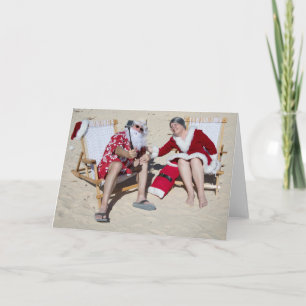 Cartes Pour Fêtes Annuelles Père Noël et Mme Claus en selfie sur la plage
