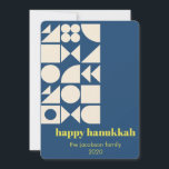 Cartes Pour Fêtes Annuelles Personnalisé Hanoukka bleu géométrique moderne Uni<br><div class="desc">Célébrez le Festival des lumières avec cette carte Hanoukka magnifiquement conçue avec un motif géométrique moderne en crème et bleu marine. Idéal pour partager des souhaits chaleureux en famille et entre amis, ce design allie élégance intemporelle et style frais et minimaliste. Personnalisable avec le nom et l'année de votre famille,...</div>