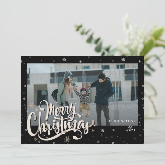 Cartes Pour Fêtes Annuelles Photo de famille élégant et nom | Joyeuses Fêtes (Debout devant)