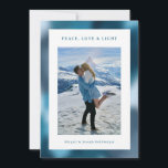 Cartes Pour Fêtes Annuelles Photo de Hanukkah dégradé abstrait bleu<br><div class="desc">Une carte de vœux photo Hanukkah moderne avec un fond dégradé abstrait dans des nuances de bleu. Téléchargez votre propre photo. Au verso de la carte,  vous pouvez saisir un message plus long.</div>