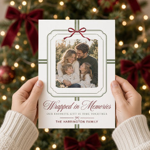Cartes Pour Fêtes Annuelles Photo de Noël avec un nœud bordeaux « Enveloppé de
