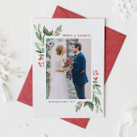 Cartes Pour Fêtes Annuelles Photo de Noël de Winterberry et Holly Mariage<br><div class="desc">Célébrez votre premier Noël en couple avec notre carte de Noël mariage photo personnalisable avec l'aquarelle sainte et l'airelle. Ce design élégant allie la beauté intemporelle des feuilles saints et des fraises d’hiver à un délicat effet d’aquarelle, créant un look festif et romantique, parfait pour les jeunes mariés. Personnalisez votre...</div>
