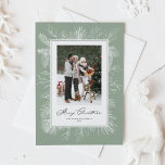 Cartes Pour Fêtes Annuelles Photo de Noël Vintage Sage Green<br><div class="desc">Joyeux Noël! Célébrez la saison avec cette carte de Noël élégante avec un cadre botanique blanc de style vintage en ligne délicate. Le feuillage doux hiver ajoute une touche nostalgique et artistique, encadrant parfaitement votre photo préférée. Choisissez parmi plusieurs couleurs arrière - plans pour convenir à votre thème de vacances....</div>
