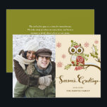 Cartes Pour Fêtes Annuelles Photo de vacances Whimsical Red Owen et Snowflakes<br><div class="desc">Envoyez vos souhaits de vacances à vos amis et à votre famille avec cette carte de Noël personnalisable. Cette carte de vacances présente une jolie illustration de hibou. Personnalisez en ajoutant vos détails. Cette carte photo de Noël est disponible en d'autres couleurs et en carton. Des éléments correspondants sont disponibles....</div>