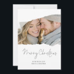 Cartes Pour Fêtes Annuelles Photo moderne Torn 2026 Calendrier Joyeux Noël<br><div class="desc">Modern Torn Photo effet 2026 Calendrier sur le dos Joyeux Noël. Célébrez la saison en beauté avec cette carte de Noël photo moderne avec votre propre image encadrée dans une forme de papier déchirée. Ce design minimaliste de cartes de vacances met votre photo avant et centre, avec beaucoup d'espace blanc...</div>