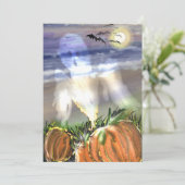 Cartes Pour Fêtes Annuelles Plage hantée avec un fantôme et des citrouilles (Debout devant)