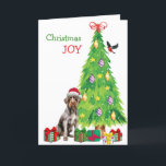 Cartes Pour Fêtes Annuelles Pointeur À poils durs allemand, oiseau et sapin de<br><div class="desc">Sur le devant de cette carte de Noël, un beau chien À poils durs allemand Pointer porte un casquette de père Noël rouge et blanc assis à côté d'un arbre de Noël. Des emballages de cadeaux aux couleurs vives sont éparpillés, et un bullfinch débarque sur le sapin de Noël. Le...</div>