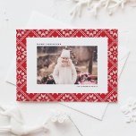 Cartes Pour Fêtes Annuelles Red Fair Isle Winter Knit Motif Photo Noël<br><div class="desc">Envoyez des voeux de vacances chaleureux enveloppés dans un design cosy et festif avec cette Photo Christmas Card, avec un charmant arrière - plan motif Fair Isle tricot. Le design complexe évoque l'atmosphère réconfortante de la chaleur hivernale et de la joie des vacances. Cette carte de Noël personnalisable offre un...</div>