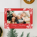 Cartes Pour Fêtes Annuelles Red Holly Berry Corners Cadre Photo<br><div class="desc">Envoyez une carte de vacances chic et festive cette saison avec ce carte photo entièrement personnalisable,  avec des feuilles d'hiver dessinées à la main. Il est livré avec un motif correspondant au dos et 2 photos supplémentaires et de la place pour le texte supplémentaire.</div>