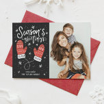 Cartes Pour Fêtes Annuelles Red Winter Mittens Bonnes Fêtes Photo<br><div class="desc">Bonnes Fêtes | Envoyez vos souhaits de vacances à vos amis et à votre famille avec cette carte de vacances personnalisable. Cette carte de Noël photo présente une calligraphie moderne et des mitaines d'hiver rouges. Personnalisez en ajoutant vos détails. Cette carte de vacances photo est disponible en d'autres couleurs et...</div>