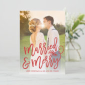 Cartes Pour Fêtes Annuelles Rouge marié et Joyeux script chic pleine photo (Debout devant)