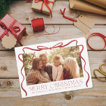 Cartes Pour Fêtes Annuelles Ruban Wavy Rouge et blanc Photo de Noël<br><div class="desc">Ruban dessiné à la main autour de la photo du paysage</div>