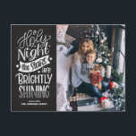 Cartes Pour Fêtes Annuelles Russe Chalkboard O Holy Night Lyrics Christmas<br><div class="desc">O Holy Night, les étoiles brillent. Envoyez des voeux et des voeux de vacances à votre famille et à vos amis avec cette carte postale rustique de Noël. Il présente un script rustique à la craie avec un arrière - plan faux tableau de bord. Personnalisez en ajoutant des photos, des...</div>