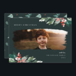 Cartes Pour Fêtes Annuelles Rustic Winter Berry Green Photo<br><div class="desc">Eau rustique baies d'hiver et verdure,  carte de vacances photo. Caractéristiques,  cadre moderne de masque photo brosse,  coordination des arrière - plans de couleur verte et soutien motif correspondant.</div>