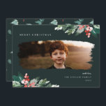 Cartes Pour Fêtes Annuelles Rustic Winter Berry Green Photo<br><div class="desc">Eau rustique baies d'hiver et verdure,  carte de vacances photo. Caractéristiques,  cadre moderne de masque photo brosse,  coordination des arrière - plans de couleur verte et soutien motif correspondant.</div>