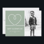 Cartes Pour Fêtes Annuelles Sage cardiaque minimaliste Vert Saint-Valentin Pho<br><div class="desc">Envoyez l'amour pour cette Saint Valentin avec ce carte photo Heureuse Sainte-Valentin personnalisable. Il dispose d'un coeur minimaliste et d'une typographie simple. Personnalisez cette carte minimaliste de la Saint-Valentin en ajoutant votre photo, votre salutation, vos noms, votre année et vos messages. Cette carte de la Saint Valentin est parfaite pour...</div>