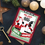 Cartes Pour Fêtes Annuelles Santa Claus vs Krampus Boxing Match Good vs Evil<br><div class="desc">Ce design de Noël ressemble à une vieille playbill ou une affiche de cinéma qui dit "24 décembre à votre maison. Vous recevrez des cadeaux ou des coups ? La bataille ultime entre le bien et le mal." Grand design pour tous ceux qui aiment le folklore de Noël, Krampus, et...</div>