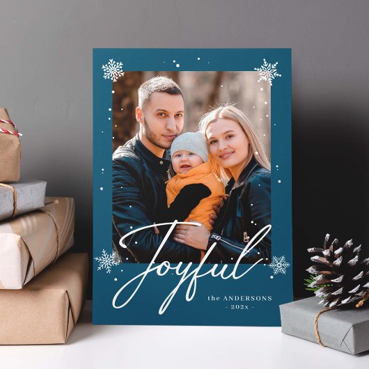 Cartes Pour Fêtes Annuelles Script Joyeux moderne Blue Winter Snowflakes Photo