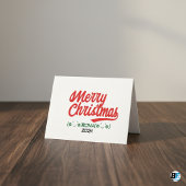 Cartes Pour Fêtes Annuelles Script Joyeux Noël rouge avec nom et année