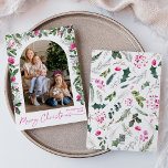 Cartes Pour Fêtes Annuelles Script moderne Arc vert rose 1 Photo Noël<br><div class="desc">Cette collection présente des fleurs rose vif d'aquarelle,  des baies et de la verdure hivernale avec typographie moderne et élégante,  avec un motif botanique d'hiver.</div>