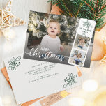 Cartes Pour Fêtes Annuelles Script moderne Joyeux Noël Photo Collage<br><div class="desc">Ajoutez vos photos de famille,  votre nom et votre date d'année à cette carte de vacances Joyeux Noël 3 photos moderne unique,  avec une élégante superposition de script. Le message et les noms à l'arrière sont facilement personnalisés avec les modèles de texte.</div>