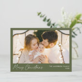 Cartes Pour Fêtes Annuelles Script moderne Olive Green Joyeux Noël Photo (Debout devant)