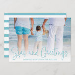 Cartes Pour Fêtes Annuelles Simple Aqua Beach Photo Noël élégant<br><div class="desc">Envoyez des réjouissances de vacances avec cette carte de Noël plate à thème nautique avec un design simple avec les mots "Mer et Salutations" dans un élégant script d'aqua mince,  avec votre message sur votre photo de vacances horizontale préférée de plage. A l'arrière,  aqua et rayures blanches.</div>