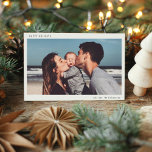 Cartes Pour Fêtes Annuelles Simple Boho Moderne Typographie Photo Happy<br><div class="desc">Simple Boho Moderne Typographie Photo Happy Holiday Card</div>