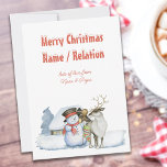 Cartes Pour Fêtes Annuelles Snowman et Reindeer Snowy Typographie Personnalisé<br><div class="desc">carte de Noël personnalisée avec design mignon et typographie enneigée. Le design comprend un bonhomme de neige et un renne avec un cabine chaleureux dans la neige. Tout le libellé est facile à modifier,  de sorte que vous pouvez rendre vos cartes complètement individuelles.</div>