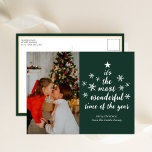 Cartes Pour Fêtes Annuelles Temps le plus merveilleux de l'année Green Script<br><div class="desc">Plus Merveilleux Temps de l'année Green Script Photo Holiday carte postale. Envoyez des voeux de vacances à vos proches avec cette carte de vacances moderne et festive. Tous les textes sont pré-arrangés pour que vous personnalisiez facilement et rapidement avec vos propres détails. Joyeuses fêtes !</div>