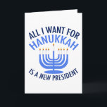Cartes Pour Fêtes Annuelles Tout ce que je veux pour Hanoukka est un nouveau p<br><div class="desc">Tout ce que je veux pour Hanoukka est un nouveau président. Un nouveau président serait un grand cadeau pour cette personne juive. Un cool anti-Trump présent pour un juif qui veut destituer Donald Trump. Résistez à cette menorah bleu cool.</div>