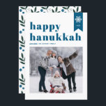 Cartes Pour Fêtes Annuelles Typographie bleue Snowflakes Photo Happy Hanoukka<br><div class="desc">Heureux Hanoukka ! | Envoyez vos souhaits de vacances avec cette carte à plat Hanoukka personnalisable. Il présente une typographie bleu rétro audacieuse, un accent simple flocons de neige et un motif festif. Personnalisez en ajoutant des noms, année et photo. Cette photo festive Happy Hanoukka carte à plat est disponible...</div>