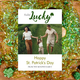Cartes Pour Fêtes Annuelles Un shamrock chanceux minimaliste, photo de la fête
