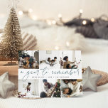 Cartes Pour Fêtes Annuelles Une année à retenir | Année d'évaluation Collage p<br><div class="desc">Créez une carte de style année en revue attrayante pour votre famille et vos amis ce Noël en partageant des photos des moments spéciaux de votre famille. Le design moderne unique des cartes de vacances comprend six photos préférées dans un montage, avec votre nom de famille et "A Year to...</div>