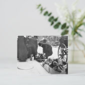 Cartes Pour Fêtes Annuelles Vendeur de jouets de Noël (Debout devant)