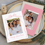 Cartes Pour Fêtes Annuelles Vintage Pink Bow Joyeux Noël 2 Photo<br><div class="desc">Célébrez la saison des Fêtes avec cette carte de Noël pleine de charme avec la photo de votre famille encadrée d'un arc rose et d'un ruban festif sur un arrière - plan blanc immaculé. "Joyeux Noël" est écrit élégamment dans un charmant script manuscrit rose, avec espace pour personnaliser votre nom...</div>