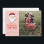 Cartes Pour Fêtes Annuelles Visage Père Noël joyeux | Joyeux et lumineux | Pho<br><div class="desc">Cette carte photo de Noël présente un visage de Père Noël joyeux sur un arrière - plan rose. Il dit "Souhaitez-vous une saison de vacances joyeuse et brillante" avec un endroit pour ajouter votre photo préférée. Vous pouvez personnaliser avec votre nom et l'année en bas. Sur le dos se trouve...</div>
