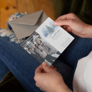 Cartes Pour Fêtes Annuelles Vœux les plus chaleureux Sapin enneigé