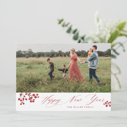 Cartes Pour Fêtes Annuelles Winterberry Élégant Script Bonne année photo (Debout devant)