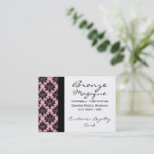 Cartes roses noires de fidélité de client (Debout devant)