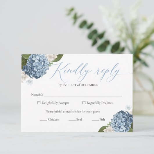 Cartes RSVP Blue Hydrangea Wedding (Debout devant)