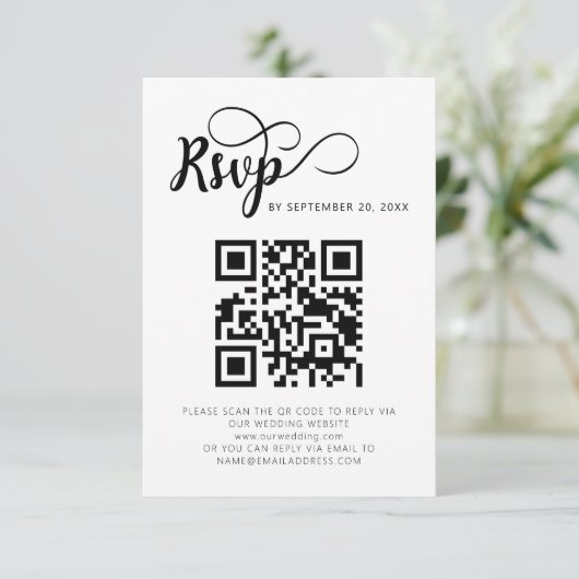 Cartes RSVP de Mariage de code QR modernes (Debout devant)