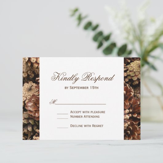 Cartes RSVP de mariage du pin rustique (Debout devant)